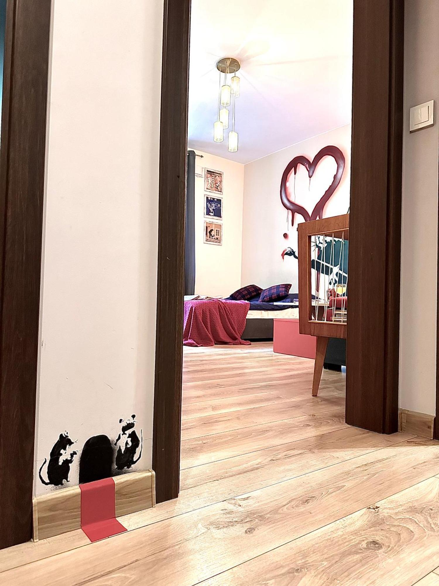 "Banksy" Art Apartment Warsaw Exterior photo