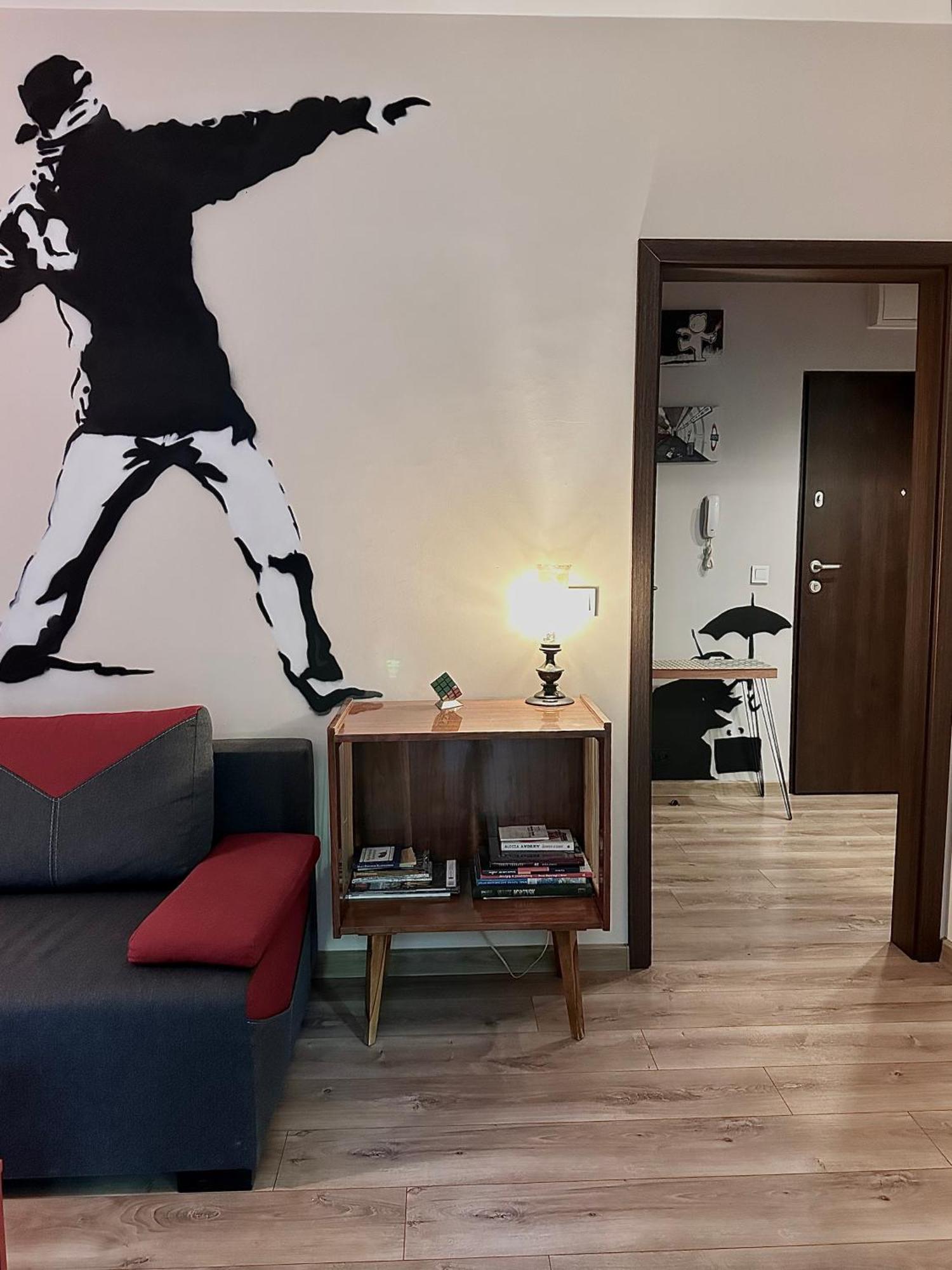 "Banksy" Art Apartment Warsaw Exterior photo